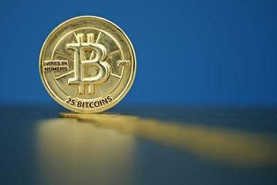 Биткоин может упасть ниже $10 тыс. - smartmoney.one - Reuters