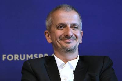 Константин Богомолов - Егор Бероев - Богомолов назвал дикой речь Бероева против дискриминации непривитых россиян - lenta.ru