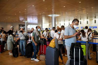 Нафтали Беннет - Ницан Горовиц - Израиль останется закрытым для иностранных туристов как минимум до августа - news.israelinfo.co.il
