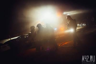 Kia Ceed - В Новокузнецке ночной пожар в автомобилях сняли на видео - gazeta.a42.ru - Кемеровская обл.