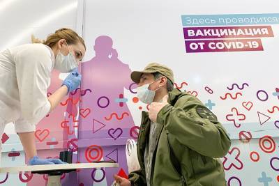 Оперштаб рассказал, когда в столице начнут платно вакцинировать иностранцев - vm.ru - Москва