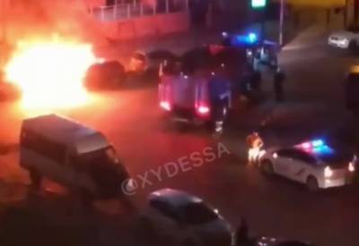 Череда поджогов пронеслась по Одессе, массово горит имущество: кадры с места ЧП - politeka.net - Украина - Одесса