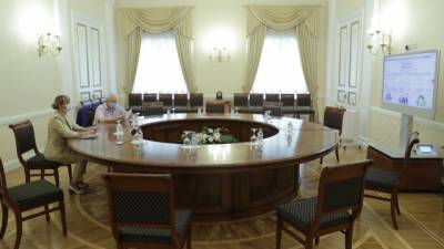 Александр Беглов - Власти Петербурга намерены повысить качество госуслуг за счет госрегулирования - delovoe.tv - Санкт-Петербург - Петербург