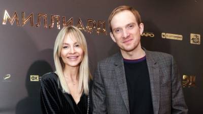 Андрей Бурковский - «Это очень возбуждает»: Жена Бурковского оценила постельные сцены мужа - 5-tv.ru