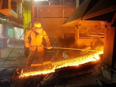 Максим Решетников - У металлургов заберут более 160 млрд рублей в бюджет РФ, акции компаний заметно упали - rosbalt.ru - Россия