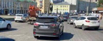 В Липецке ремонтируют дорогу на площади Революции - runews24.ru - Липецк