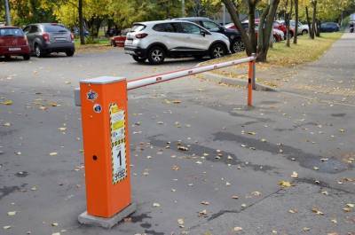 Парковка со шлагбаумом на проспекте Мира приостановит работу из-за ремонтных работ - vm.ru
