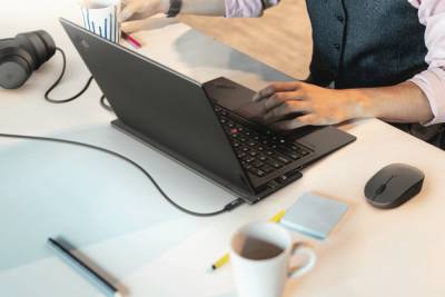Lenovo создала Go Wireless Charging Kit — беспроводную зарядку для ноутбуков - itc.ua - Украина