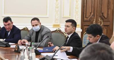 Владимир Зеленский - Алексей Данилов - У Зеленского на закрытом совещании обсудят санкции США в отношении украинцев - focus.ua - США - Украина - Снбо