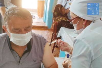 Алим Темирбулатов - Жителям отдаленных сел Кайтагского района облегчили возможность вакцинироваться - mirmol.ru