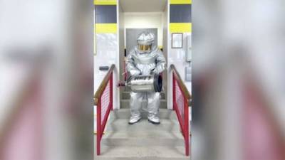Видео МЧС с защитными костюмами набрало 2,2 млн просмотров в TikTok - iz.ru - Россия - Израиль