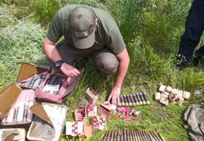 СБУ обнаружила тайник оружия "войска Донского" (фото) - facenews.ua - Украина - Луганская обл. - Донецк - Счастье