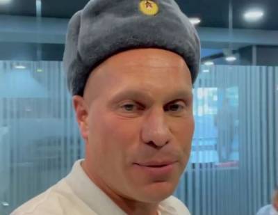 Владимир Александрович - Киве вручили повестку за шапку-ушанку с символикой Советской Армии - sharij.net - Германия