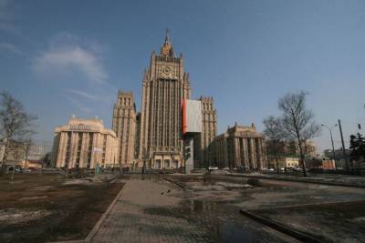 МИД предупредил россиян о риске задержания за границей - mk.ru - Москва - Россия - США