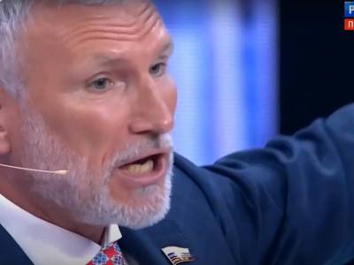 Алексей Журавлев - «Дать по морде и отправить на дно кормить барабульку»: лидер партии «Родина» призвал атаковать англичан, вторгшихся в воды России - bloknot.ru - Россия - Англия - Великобритания