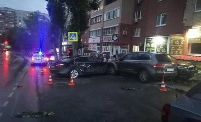 Тюменец, который на Холодильной протаранил два BMW, сказал, что ничего не помнит - news.megatyumen.ru - Тюменская обл.