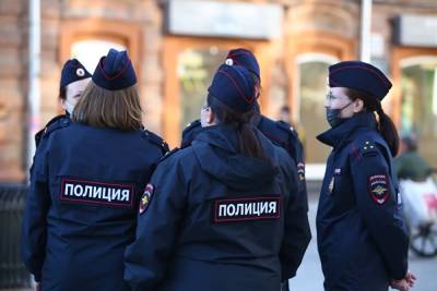 Руслан Галиев - В Казани мужчина заперся в квартире и угрожает взорвать гранату - znak.com - респ. Татарстан - Казань
