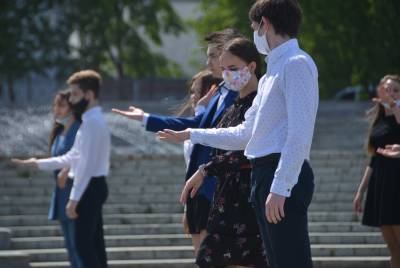 Выпускные вечера в ульяновских школах пройдут в очном формате, но с ограничениями - runews24.ru - Ульяновская