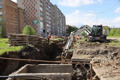 Владимир Киселев - В Инте полным ходом ведутся ремонты дорог и дворовых территорий - komiinform.ru