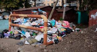 Нальчане пожаловались на переполненную мусорку возле школы - kavkaz-uzel.eu - Нальчик