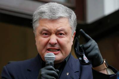 Владимир Зеленский - Петр Порошенко - Виктор Медведчук - Зеленский рассказал о связи Порошенко с коррупционными схемами Медведчука - lenta.ru - Украина