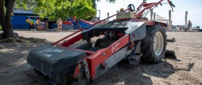 В Мариуполе с помощью спецтехники проводят очистку пляжей - w-n.com.ua - Мариуполь