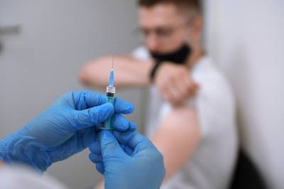 Власти Ярославской области рекомендовали вакцинировать не менее 60% сотрудников гостиниц и фудкортов - interfax-russia.ru - Ярославская обл. - Ярославль - Работники