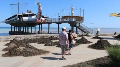 Около ста волонтеров помогали убирать Ялту и Керчь - crimea.ria.ru - Россия - Крым - Симферополь - Керчь