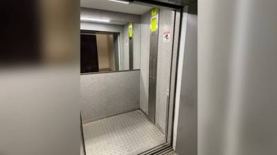 Мужчина погиб при попытке выбраться из застрявшего лифта в Коломне - vesti.ru - Коломны