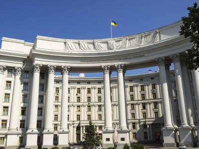 Владимир Путин - Ангела Меркель - Эммануэль Макрон - Анка Фельдгузен - Этьен Де-Понсен - МИД Украины вызвал послов Франции и ФРГ из-за инициативы возобновления саммитов ЕС и РФ - gordonua.com - Москва - Россия - Украина - Германия - Франция