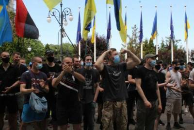 Виктор Медведчук - Алексей Данилов - "Данилова – в отставку, Медведчука – за решетку": активисты окружили Офис Зеленского (Видео, Фото) - politeka.net - Украина - Киев