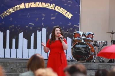 «Музыкальный калейдоскоп». Учащиеся Гродненского музколледжа отпраздновали окончание учебного года концертом под открытым небом - grodnonews.by - Белоруссия