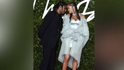 Рианна - Певицу Рианну и рэпера A$AP Rocky не хотели пускать в клуб во время свидания - newinform.com - New York - Нью-Йорк