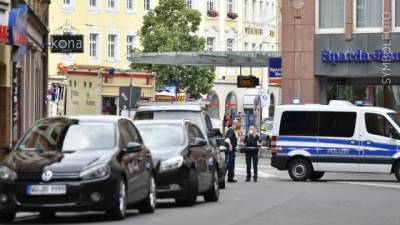 В Германии мужчина напал на прохожих с ножом: есть погибшие - enovosty.com - Германия