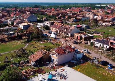 Последствия урагана в Чехии засняли с дрона: видео - vinegret.cz - Чехия - Словакия - Южноморавский край