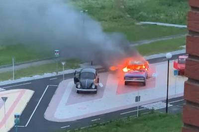 Ретро-автомобиль в Томске мог сгореть из-за игр с зажигалкой - kras.mk.ru - Томск