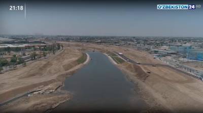 Шавкат Мирзиеев - Мирзиёев осмотрел русло Чирчика, протекающего по Ташкенту. Здесь планируется построить жилье и коммерческие объекты - podrobno.uz - Узбекистан - Ташкент - Экология