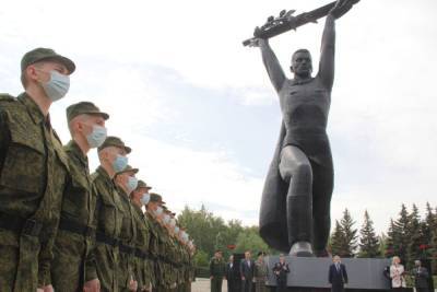 Омские призывники отправились на службу в Президентский полк - omsk.mk.ru - Омск - Омская обл.