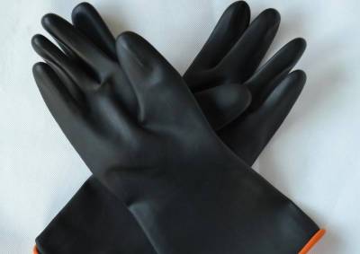 На AliExpress с пермяка по ошибке списали сто тысяч рублей за резиновые перчатки - province.ru - Пермь