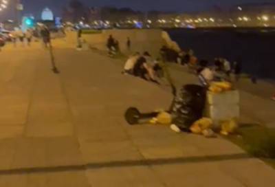 Петербуржцы удивлены мусору на дорогах после «Алых парусов» - online47.ru - Санкт-Петербург
