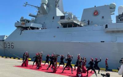 Британский эсминец в Грузии встретили танцами - korrespondent.net - Украина - Крым - Англия - Грузия - Батуми