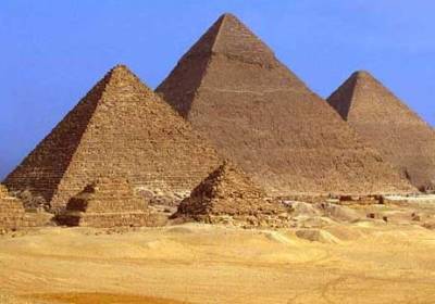 Египетский фермер случайно откопал древнюю стелу возрастом около 2600 лет. ФОТО - enovosty.com - Египет