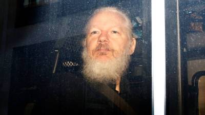 Джулиан Ассанж - Джо Байден - Невеста основателя Wikileaks Ассанжа заявила, что они поженятся в тюрьме - gazeta.ru - США - Швеция