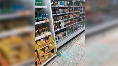 В супермаркете под Воронежем на покупателей обрушилось разбившееся стекло холодильника - vestivrn.ru - Воронеж