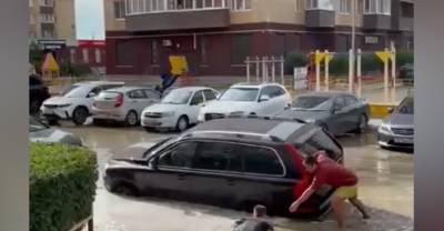 В Тюмени пенсионер чуть не утонул в огромной луже - reendex.ru - Тюмень