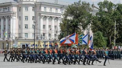 Александр Гусев - В центре Воронежа прошла церемония выпуска курсантов Военно-воздушной академии - vestivrn.ru - Россия - Воронеж