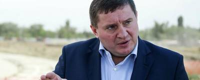 Андрей Бочаров - Волгоградские власти назвали фейком вакцинацию Андрея Бочарова через рубашку - runews24.ru - Волгоград - Волгоградская обл.