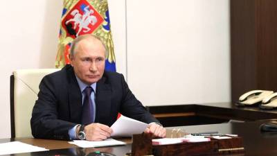 Владимир Путин - Более 100 тысяч обращений поступило от россиян к прямой линии Путина - vm.ru - Россия - с. Путин