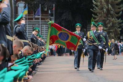 Госпогранслужба Украины пополнилась молодыми офицерами (ФОТО) - lenta.ua - Украина - Хмельницкий