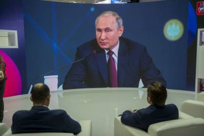 Владимир Путин - Дмитрий Песков - Россияне послали более 100 тысяч вопросов к прямой линии с Путиным - aif.ru - Москва - Россия